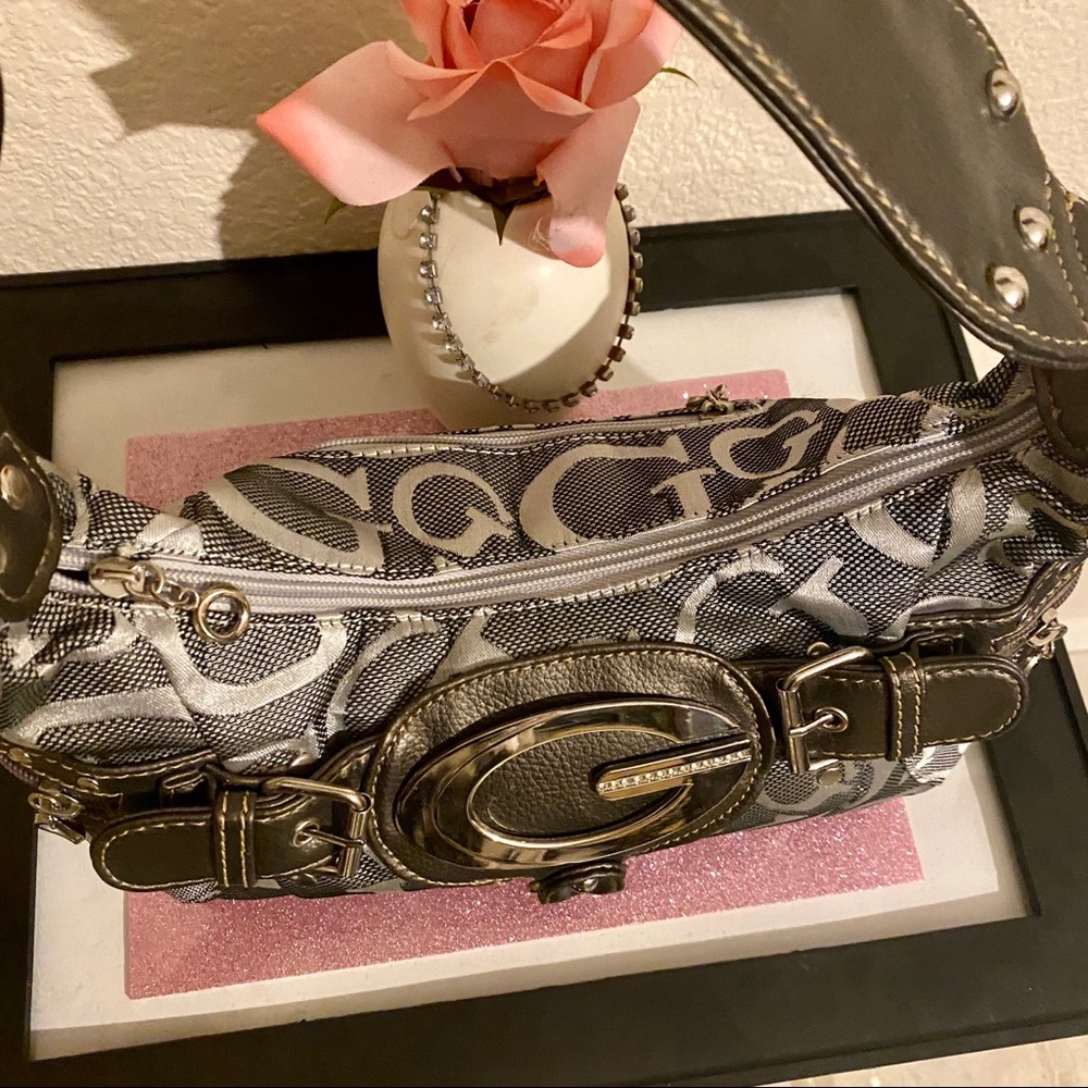 “GUESS” Small Hand Bag - Picture 8 of 15